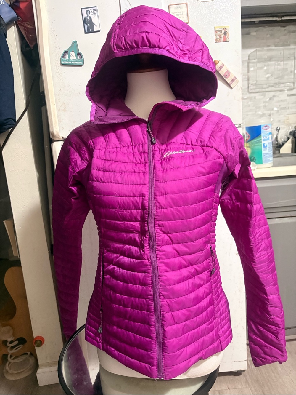 Eddie Bauer First Ascent Women’s Hooded Puffer Jacket Small Magenta